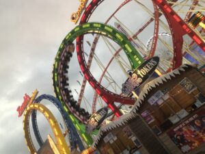 ロンドンのウィンターワンダーランドのジェットコースター